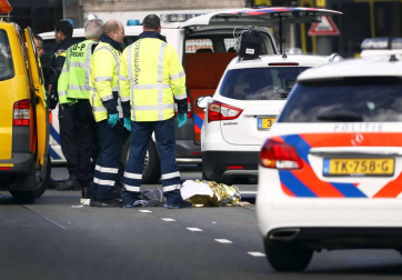 Se ha producido un tiroteo contra un tranvía en Utrecht que ha dejado, al menos, a varias personas heridas en la plaza 24 Oktoberplain de esta ciudad holandesa.