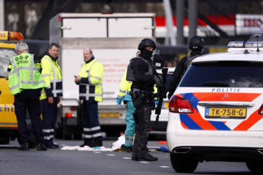 Se ha producido un tiroteo contra un tranvía en Utrecht que ha dejado, al menos, a varias personas heridas en la plaza 24 Oktoberplain de esta ciudad holandesa.