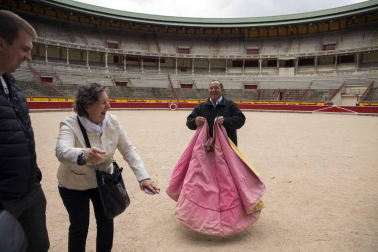 La plaza de toros de Pamplona vuelve a abrir sus puertas para quienes quieran conocer sus entrañas. El año pasado, 41.431 visitantes