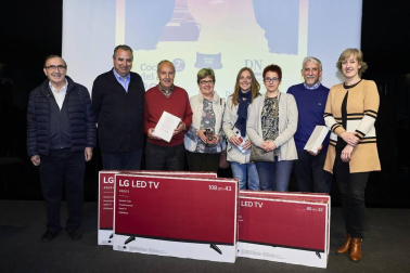 Mercedes-Benz y el concesionario Gazpi recibieron el pasado 14 de marzo el premio de El Motor de Diario de Navarra, el Coche de 2018 por su modelo Clase A. El acto, que se desarrolló en el Hotel Tres Reyes de Pamplona, sirvió también para entregar los premios a los afortunados en el sorteo realizado entre los más de 4.000 votantes que participaron en esta elección a través de la página web de Diario de Navarra.