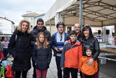 El pasado domingo 17 de marzo se disputó la VII edición del Duatlón del Valle de Aranguren, valedero para el Circuito Navarro de Duatlón y para los Juegos Deportivos de Navarra. A las 10:00 horas comenzaban las pruebas para los más pequeños que reunieron a más de 150 duatletas de las categorías prebenjamín a infantil.