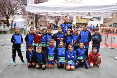 El pasado domingo 17 de marzo se disputó la VII edición del Duatlón del Valle de Aranguren, valedero para el Circuito Navarro de Duatlón y para los Juegos Deportivos de Navarra. A las 10:00 horas comenzaban las pruebas para los más pequeños que reunieron a más de 150 duatletas de las categorías prebenjamín a infantil.