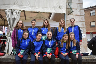 El pasado domingo 17 de marzo se disputó la VII edición del Duatlón del Valle de Aranguren, valedero para el Circuito Navarro de Duatlón y para los Juegos Deportivos de Navarra. A las 10:00 horas comenzaban las pruebas para los más pequeños que reunieron a más de 150 duatletas de las categorías prebenjamín a infantil.