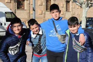 Los fiteranos dieron comienzo el jueves 14 de marzo a las fiestas de San Raimundo. Lo hicieron reuniéndose frente al Ayuntamiento para disfrutar del lanzamiento del cohete anunciador, tras el cual salieron en cuadrilla por las calles del pueblo al son marcado por la charanga Stropizio. La celebración se prolongó hasta el lunes día 18.