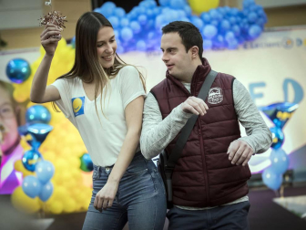 La Morea acogió el desfile de moda inclusiva que impulsa la Asociación Síndrome de Down en su octava edición. Participaron 50 modelos de todas las edades con síndrome de Down de la Agencia de Modelos DejaVú.