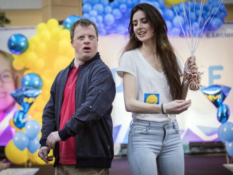 La Morea acogió el desfile de moda inclusiva que impulsa la Asociación Síndrome de Down en su octava edición. Participaron 50 modelos de todas las edades con síndrome de Down de la Agencia de Modelos DejaVú.