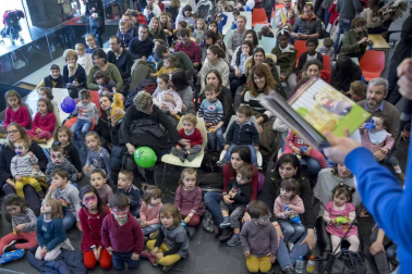 La II edición de la feria celebrada en Pamplona este fin de semana ha contado con más de 100 actividades, entre charlas, talleres, mesas redondas, etc.