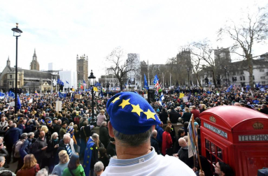 Cientos de miles de personas se manifiestan por un referéndum del 'brexit'