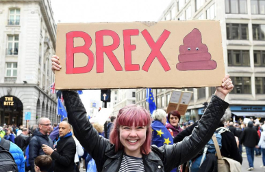 Cientos de miles de personas se manifiestan por un referéndum del 'brexit'
