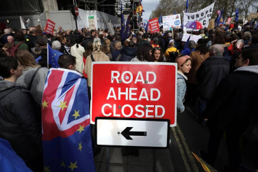 Cientos de miles de personas se manifiestan por un referéndum del 'brexit'