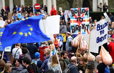 Cientos de miles de personas se manifiestan por un referéndum del 'brexit'