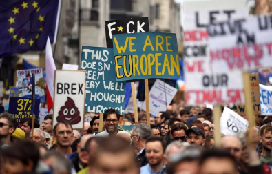 Cientos de miles de personas se manifiestan por un referéndum del 'brexit'