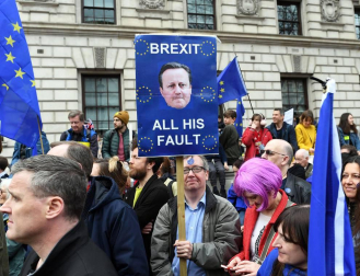 Cientos de miles de personas se manifiestan por un referéndum del 'brexit'