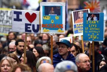 Cientos de miles de personas se manifiestan por un referéndum del 'brexit'