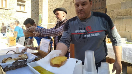 Tostadas con aceite y poesía en Lumbier