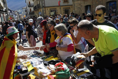 A la convocatoria han acudido miles de personas, entre 35.000 y 50.000 según la delegación del Gobierno y 60.000 según los organizadores