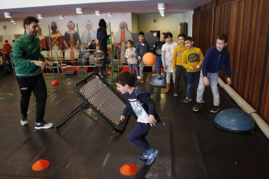Colas y más colas. Por la mañana y por la tarde. Risas, bailes, sorpresas, frases para apuntar, testimonios para recordar... Miles de personas vivieron este sábado en Expofamily una jornada en familia que superó todas las expectativas de la organización.