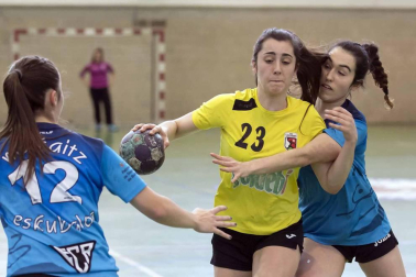 Este fin de semana se disputaron en Burlada y Noáin las Finales a Cuatro de balonmano en las categorías juveniles. Los cuatro mejores equipos femeninos y los cuatro mejores masculinos se jugaron la liga en encuentros que registraron un gran ambiente.