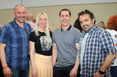 La Sociedad Cultural Deportiva y Recreativa Ana de Velasco de Marcilla celebró un día de encuentro con sus socios con una comida popular que se celebró en el pabellón municipal el sábado 23 de marzo. Al exquisito menú de sidrería le siguió una sesión de baile a cargo de la orquesta Nueva Alaska. Una jornada para disfrutarla en cuadrilla.