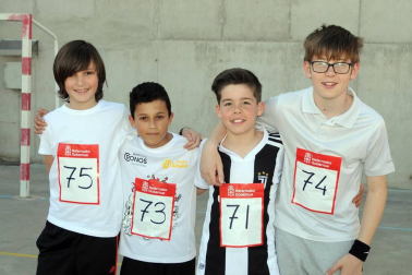 El frontón Julián Retegui de San Adrián acogió el 23 de marzo la fase Ribera de la competición 'Jugando al atletismo' organizada por la Federación Navarra de Atletismo. En total, se presentaron 17 equipos que  compitieron con el objetivo de clasificarse para la final que se desarrollará el 7 de abril en Caparroso.
