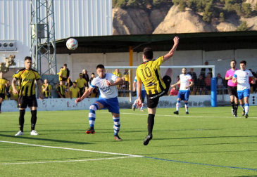 El conjunto navarro regresa a la categoría nacional tras vencer 4-0 al Infanzones y a falta de siete jornadas para terminar la temporada.