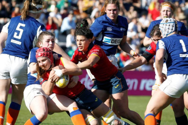 La selección española, con las navarras Saioa Jaurena y Maika Brust, se proclamaron campeonas de Europa tras vencer en la final a Países Bajhos por 54-0.