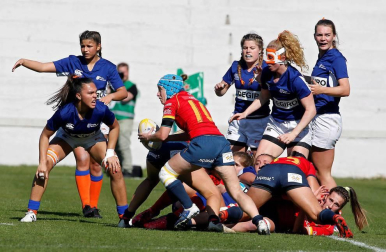 La selección española, con las navarras Saioa Jaurena y Maika Brust, se proclamaron campeonas de Europa tras vencer en la final a Países Bajhos por 54-0.