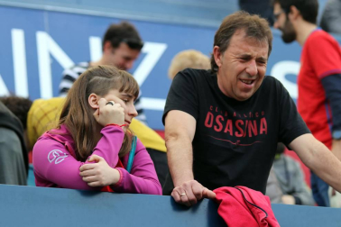 Fotos del búscate en la grada del Osasuna - Extremadura
