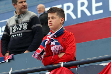 Fotos del búscate en la grada del Osasuna - Extremadura