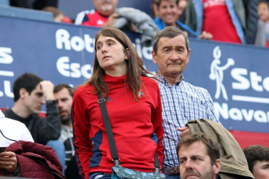 Fotos del búscate en la grada del Osasuna - Extremadura