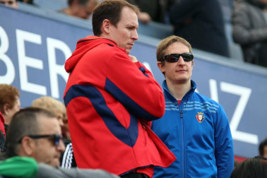 Fotos del búscate en la grada del Osasuna - Extremadura