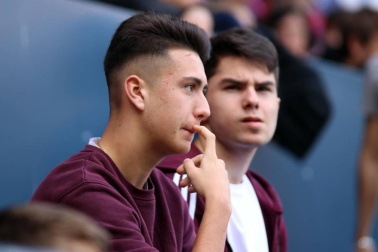 Fotos del búscate en la grada del Osasuna - Extremadura