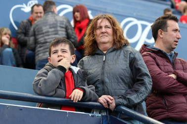 Fotos del búscate en la grada del Osasuna - Extremadura