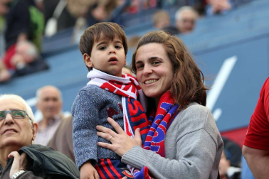 Fotos del búscate en la grada del Osasuna - Extremadura