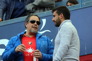 Fotos del búscate en la grada del Osasuna - Extremadura