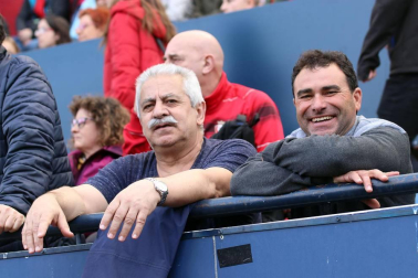 Fotos del búscate en la grada del Osasuna - Extremadura