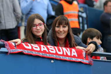 Fotos del búscate en la grada del Osasuna - Extremadura