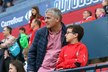 Fotos del búscate en la grada del Osasuna - Extremadura