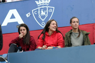 Fotos del búscate en la grada del Osasuna - Extremadura