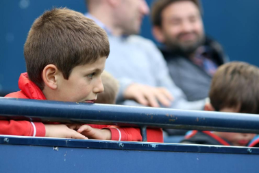 Fotos del búscate en la grada del Osasuna - Extremadura