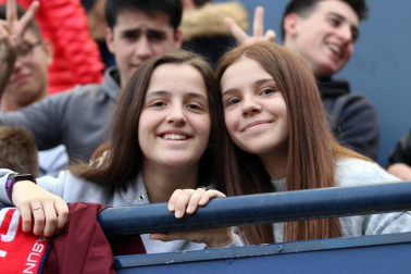 Fotos del búscate en la grada del Osasuna - Extremadura