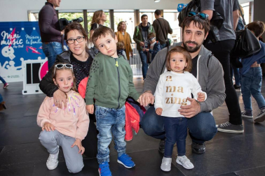 Tras las dos exitosas experiencias anteriores, Baluarte volvió a acoger un nuevo concierto de Minimusic, en este caso dedicado al rock internacional. La mañana del domingo 31 de marzo este recinto se llenó de familias que pudieron disfrutar de un repertorio en el que se alternaron artistas como Chuck Berry, Rolling Stones, Led Zeppelin, Deep Purple, AC/DC, Guns and Roses, Queen, hasta Ramones, Depeche Mode, The Doors o Red Hot Chili Peppers.