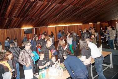 Tras las dos exitosas experiencias anteriores, Baluarte volvió a acoger un nuevo concierto de Minimusic, en este caso dedicado al rock internacional. La mañana del domingo 31 de marzo este recinto se llenó de familias que pudieron disfrutar de un repertorio en el que se alternaron artistas como Chuck Berry, Rolling Stones, Led Zeppelin, Deep Purple, AC/DC, Guns and Roses, Queen, hasta Ramones, Depeche Mode, The Doors o Red Hot Chili Peppers.