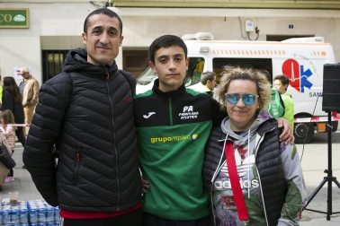 El domingo 31 de marzo, los amantes de las carreras campo a través se reunieron en Lerín para participar en las diferentes modalidades preparadas por el club atlético Lerinés. El Cross de los Pinares, que este año alcanza su sexta edición, fue el plato fuerte de la jornada, que contó con dos distancias: 5 y 12 kilómetros. Previamente, se habían desarrollado las competiciones para menores y la Marcha Pinares.