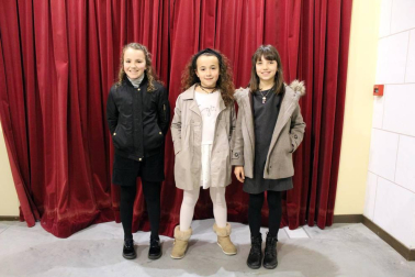 El Auditorio del Carmen sangüesino acogió el domingo 31 de marzo el teatro musical 'Niko el vampiro'. Creado por el grupo Tdiferencia y promocionado por la Asociación Red de Teatros de Navarra (RTN) y el Gobierno de Navarra, este espectáculo familiar muestra la igualdad ante la diferencia a través del vampiro Niko y su amiga Anika.