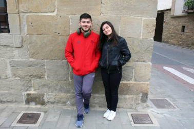 El Auditorio del Carmen sangüesino acogió el domingo 31 de marzo el teatro musical 'Niko el vampiro'. Creado por el grupo Tdiferencia y promocionado por la Asociación Red de Teatros de Navarra (RTN) y el Gobierno de Navarra, este espectáculo familiar muestra la igualdad ante la diferencia a través del vampiro Niko y su amiga Anika.