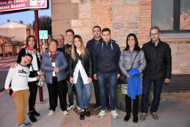 Lleno absoluto la tarde noche del sábado 30 de marzo en la Casa de Cultura murchantina para asistir a la gran final del 5º Certamen de Monólogos Villa de Murchante. Un cierre perfecto, tras las exitosas audiciones previas, de la que formaron parte cuatro artistas: el cascantino Manolo San Juan, el sevillano Joserra Garens, el madrileño Javier Traba y el gallego Tito Rober.