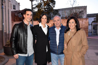 Lleno absoluto la tarde noche del sábado 30 de marzo en la Casa de Cultura murchantina para asistir a la gran final del 5º Certamen de Monólogos Villa de Murchante. Un cierre perfecto, tras las exitosas audiciones previas, de la que formaron parte cuatro artistas: el cascantino Manolo San Juan, el sevillano Joserra Garens, el madrileño Javier Traba y el gallego Tito Rober.