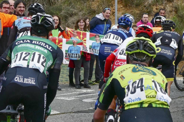 El francés Jonathan Hivert, del equipo Direct Energie, ganó el XXI Gran Premio Induráin, disputado en Navarra con un recorrido de 193 kilómetros, con salida y llegada en Estella.