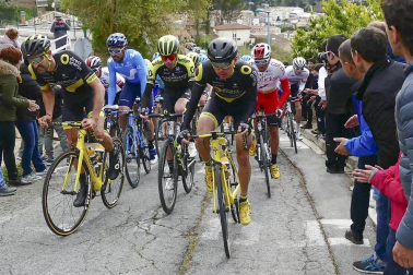 El francés Jonathan Hivert, del equipo Direct Energie, ganó el XXI Gran Premio Induráin, disputado en Navarra con un recorrido de 193 kilómetros, con salida y llegada en Estella.